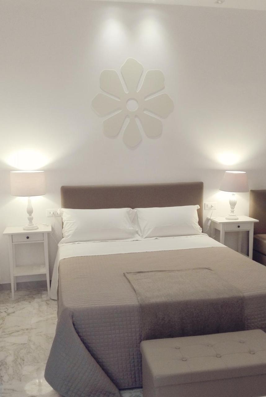 Flos Guest House Lucera Buitenkant foto