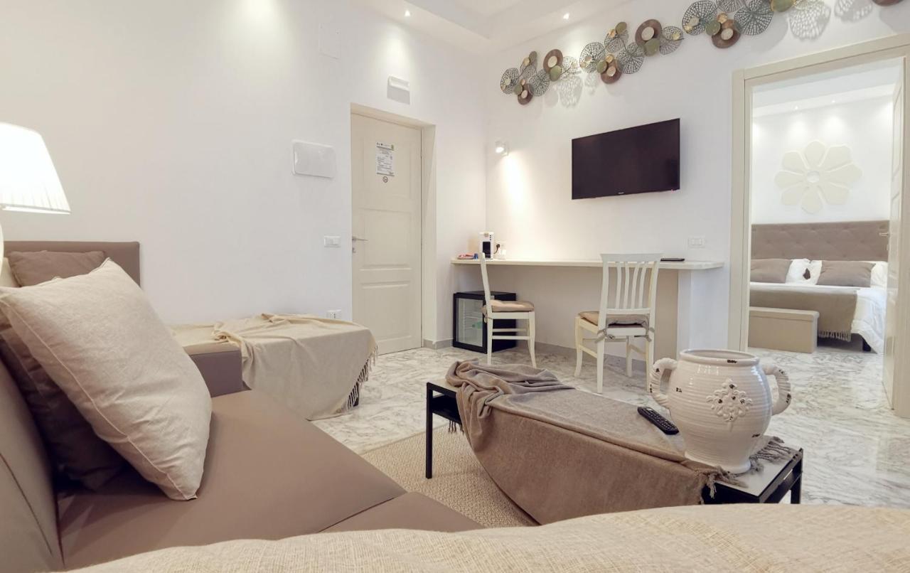 Flos Guest House Lucera Buitenkant foto