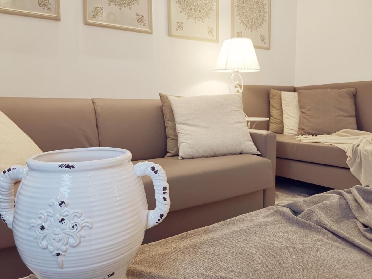 Flos Guest House Lucera Buitenkant foto