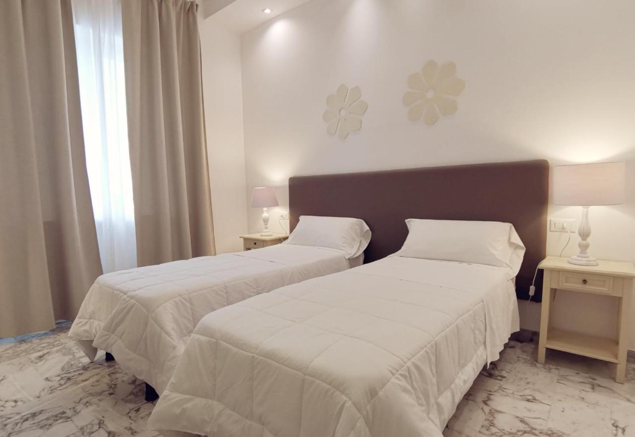 Flos Guest House Lucera Buitenkant foto