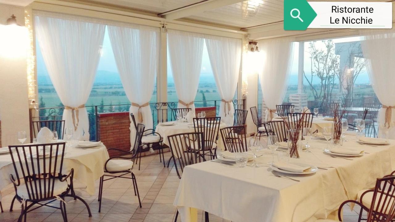 Flos Guest House Lucera Buitenkant foto